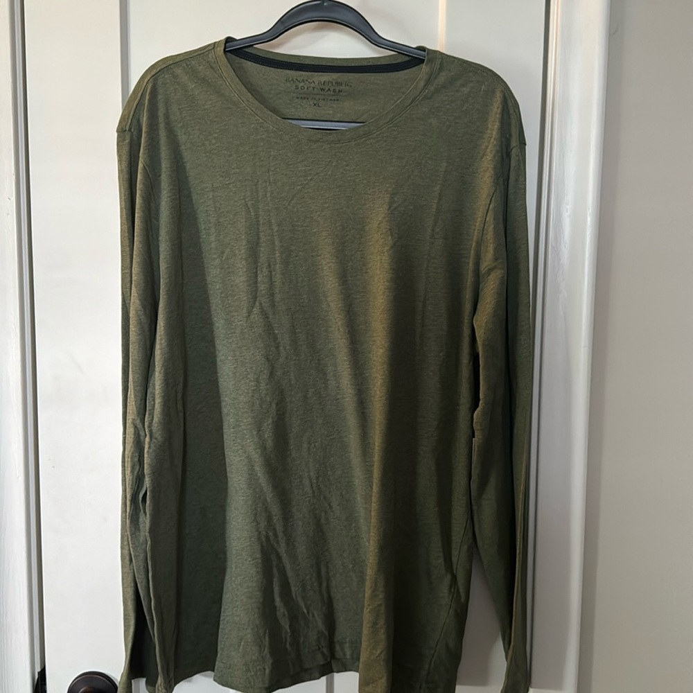Banana Republic Men’s Soft Wash Long Sleeve